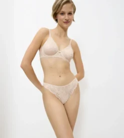 Braga Brasileña Triumph Amourette Charm Highleg Brazilian