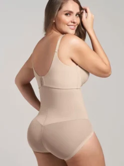Braga faja alta con control de abdomen invisible en glúteos Leonisa 012811