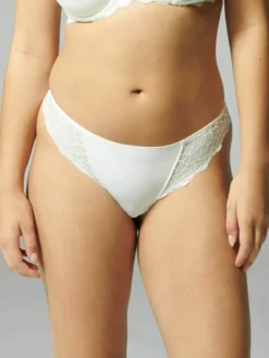 Brasileña Simone Perele Caresse 12A710