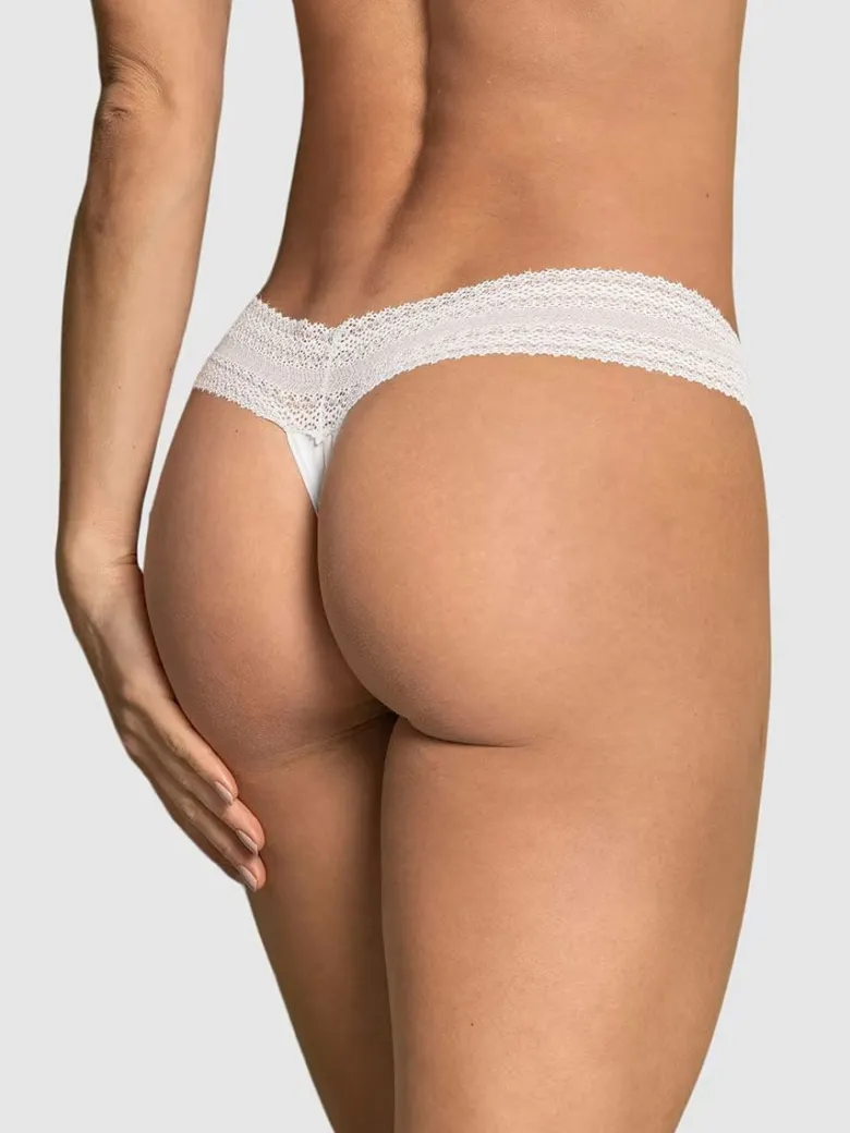 Tanga con laterales en encaje Leonisa 72296M