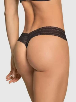 Tanga con laterales en encaje Leonisa 72296M